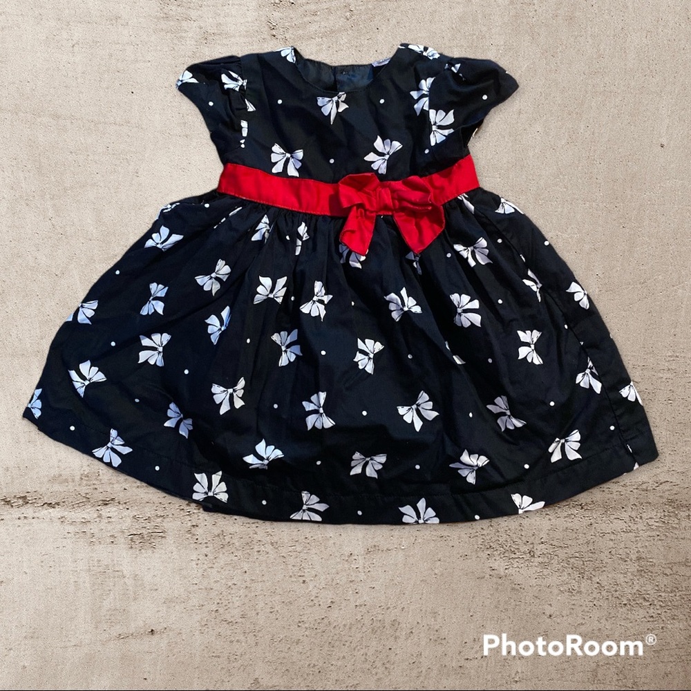 EUC Carter’s Baby Girl Black Holiday Dress w/ Sleeves & White Bows 12M